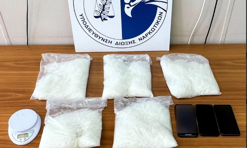 ΕΛ.ΑΣ: Συνελήφθησαν δύο αλλοδαποί - Εισήγαγαν για διακίνηση στην Αθήνα πάνω από 5 κιλά μεθαμφεταμίνη (βίντεο)